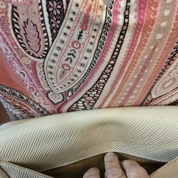 Louis Vuitton - Picture 8 of 8